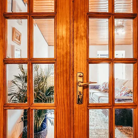 Apolonia Train Spot By Gt House